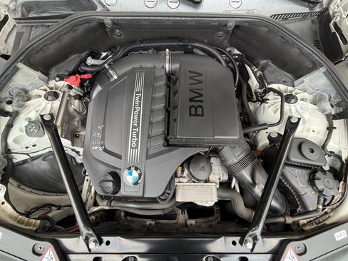 Used 2014 BMW 535i Gran Turismo xDrive w/ Premium Package image 8