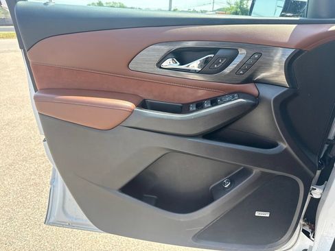 Used 2020 Chevrolet Traverse High Country w/ LPO, 'HIT The Road' Package AWD/4WD image 14