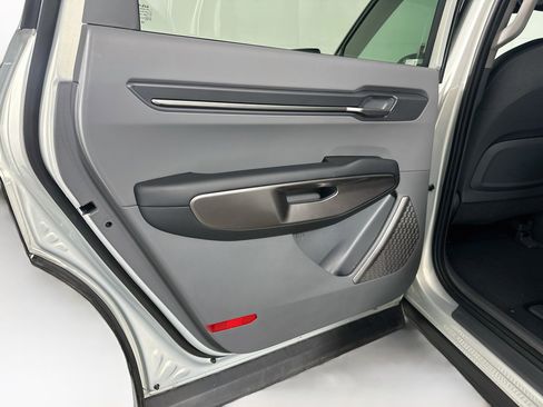 Used 2024 Kia EV9 Light RWD image 25