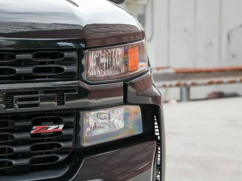 Used 2019 Chevrolet Silverado 1500 Custom Trail Boss w/ Custom Convenience Package AWD/4WD image 7