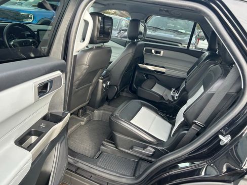 Certified 2022 Ford Explorer XLT w/ Equipment Group 202A image 15