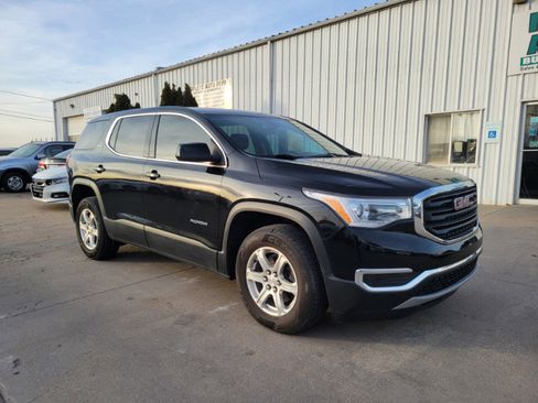 Used 2018 GMC Acadia SLE w/ LPO, Floor Liner Package image 1