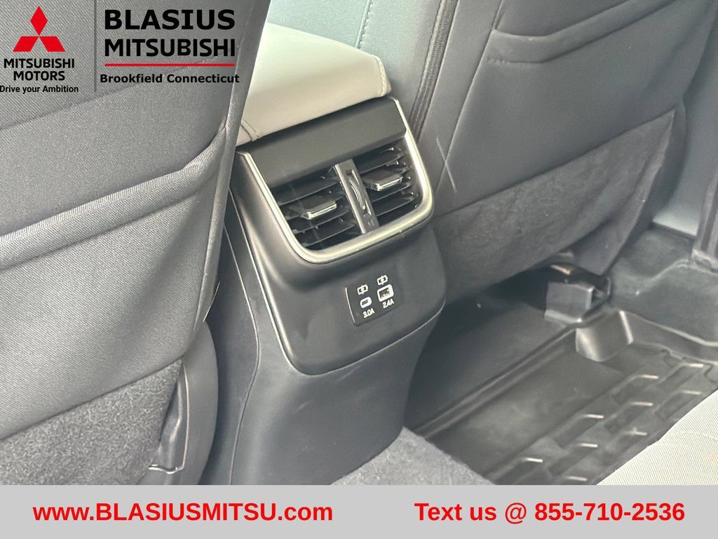 Used 2024 Subaru Outback Premium AWD/4WD image 44