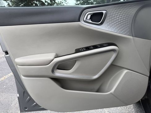 Certified 2023 Kia Soul LX w/ Option Group 015 FWD image 9