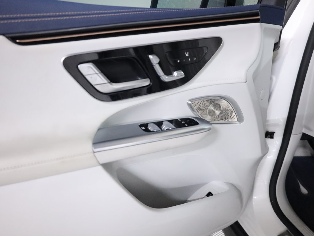 Certified 2023 Mercedes-Benz EQE 500 4MATIC SUV image 9