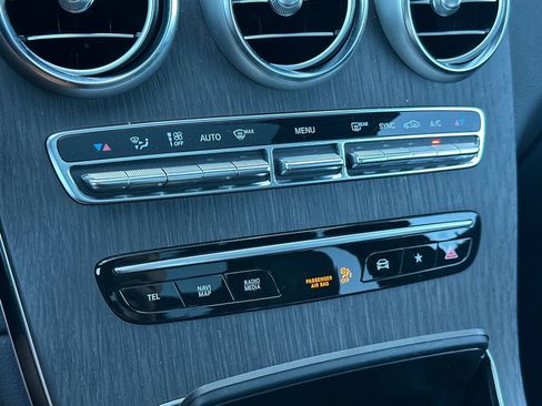 Certified 2022 Mercedes-Benz GLC 300 image 22