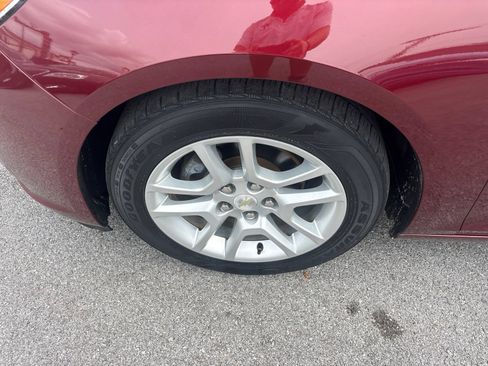 Used 2015 Chevrolet Malibu LT w/ Power Convenience Package FWD image 9