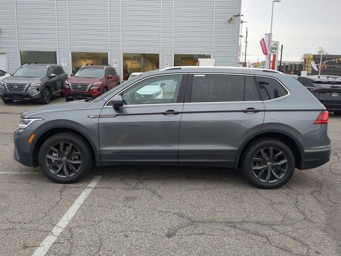 Used 2023 Volkswagen Tiguan SE image 8