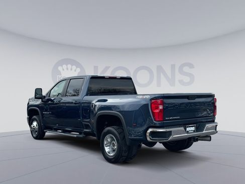 Used 2022 Chevrolet Silverado 3500 LT w/ Convenience Package image 4