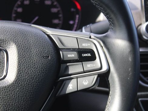 Used 2018 Honda Accord Sport image 11