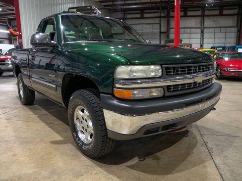 Used 2001 Chevrolet Silverado 1500 LS w/ Off-Road Chassis Pkg AWD/4WD image 12