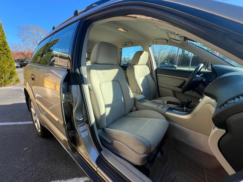 Used 2008 Subaru Outback 2.5i L.L. Bean image 57