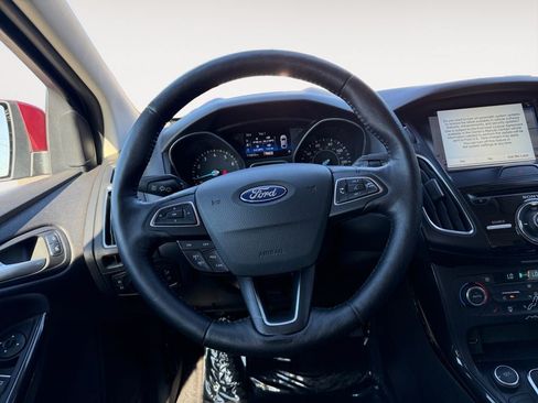 Used 2017 Ford Focus Titanium w/ Titanium Technology Package FWD image 13