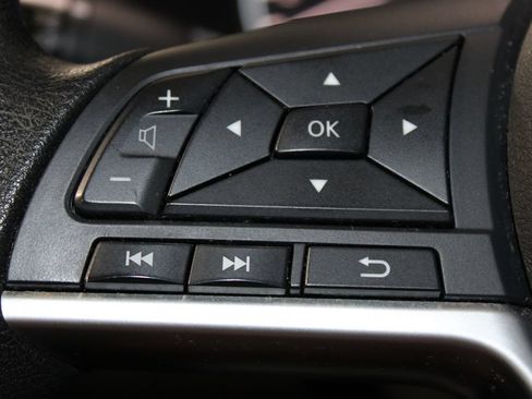Used 2024 Nissan Altima 2.5 SV FWD image 35