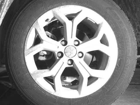 Used 2025 Jeep Compass Latitude image 14