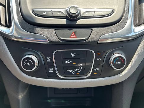 Used 2020 Chevrolet Equinox LS w/ LS Convenience Package AWD/4WD image 31
