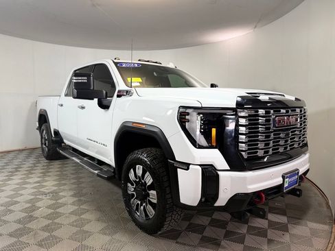Used 2024 GMC Sierra 2500 Denali w/ Denali Reserve Package AWD/4WD image 8