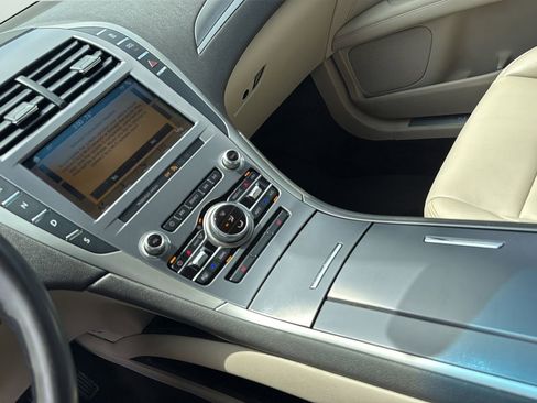 Used 2019 Lincoln MKZ Premiere FWD image 18