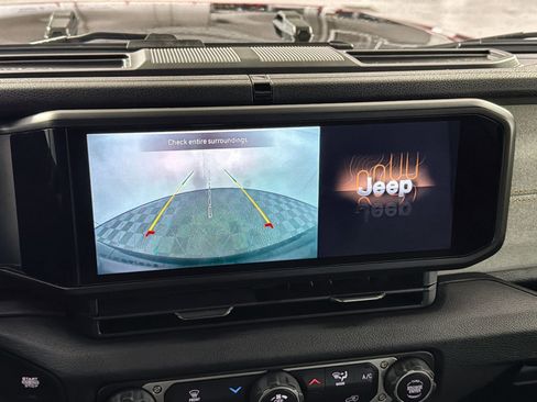 Used 2024 Jeep Wrangler Sport S image 19