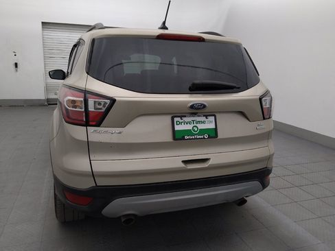 Used 2018 Ford Escape SE w/ SE Sync 3 Package FWD image 6