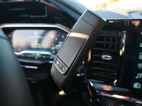 Used 2024 Chevrolet Silverado 2500 ZR2 w/ Technology Package image 26