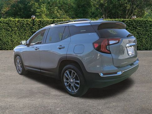 Used 2024 GMC Terrain SLT image 6
