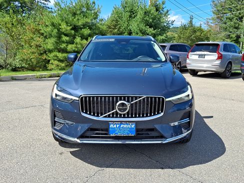 Used 2023 Volvo XC60 B5 Plus w/ Climate Package AWD/4WD image 3