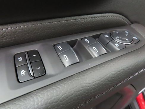 Used 2024 GMC Yukon XL Denali image 67