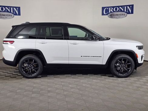 New 2025 Jeep Grand Cherokee Limited image 6