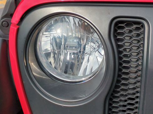 Used 2021 Jeep Wrangler Sport S image 10