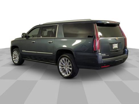 Used 2020 Cadillac Escalade ESV Premium Luxury RWD image 4