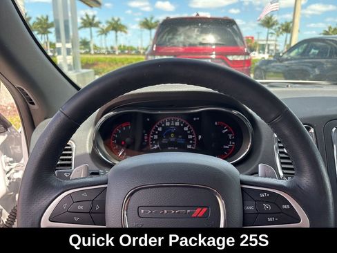 Used 2017 Dodge Durango R/T w/ Technology Group image 3