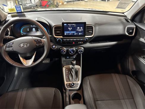 Certified 2026 Hyundai Venue SEL FWD image 21