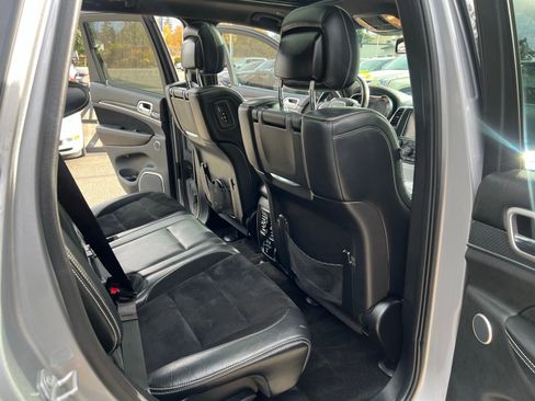 Used 2015 Jeep Grand Cherokee SRT w/ Luxury Group II image 29