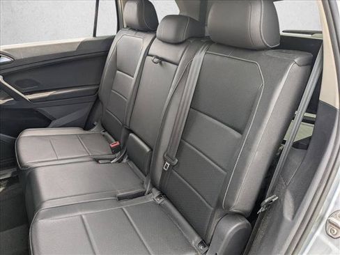 Used 2021 Volkswagen Tiguan SE w/ Panoramic Sunroof Package FWD image 20