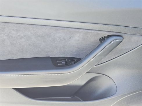 Used 2020 Tesla Model 3 Standard Range Plus image 21