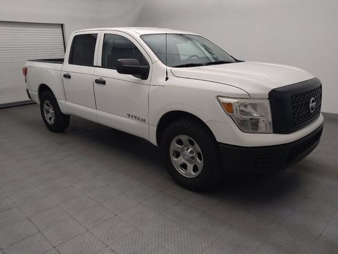 Used 2017 Nissan Titan S AWD/4WD image 11