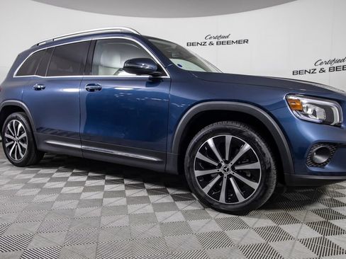 Used 2022 Mercedes-Benz GLB 250 w/ Premium Package Lite image 2