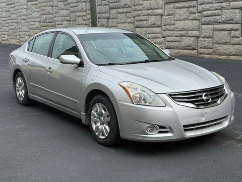 Used 2012 Nissan Altima 2.5 S w/ Value Pkg FWD image 5