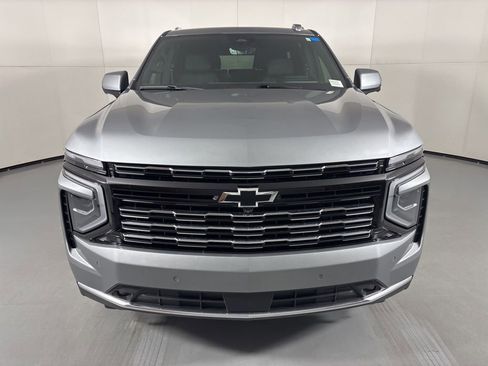 Used 2025 Chevrolet Tahoe High Country AWD/4WD image 4