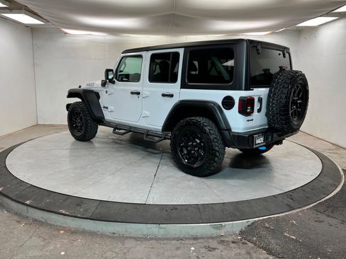 Used 2024 Jeep Wrangler Willys image 3