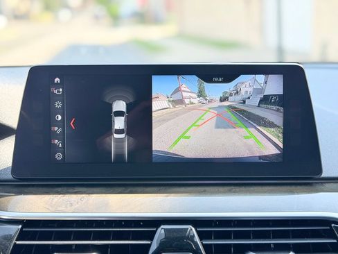 Used 2018 BMW 530i w/ Premium Package RWD image 37