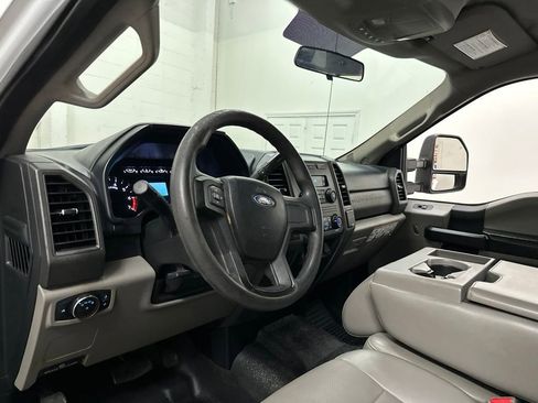 Used 2017 Ford F250 XL w/ Power Equipment Group AWD/4WD image 24