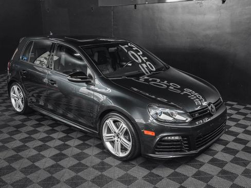 Used 2012 Volkswagen Golf 4-Door image 18