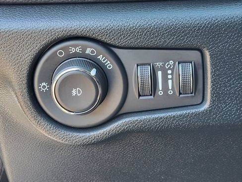 Used 2026 Chrysler Pacifica Limited AWD/4WD image 23
