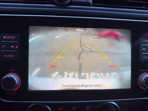 Used 2023 Nissan Leaf S image 3