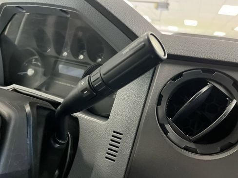 Used 2016 Ford F550 4x4 SuperCab Super Duty image 20