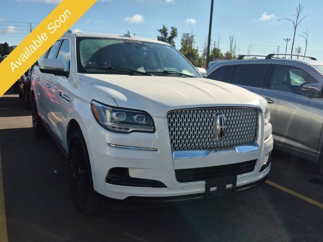 Used 2022 Lincoln Navigator L Reserve w/ Equipment Group 201A AWD/4WD image 6