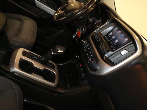 Used 2022 Chevrolet Colorado LT w/ Fleet Safety Package image 45