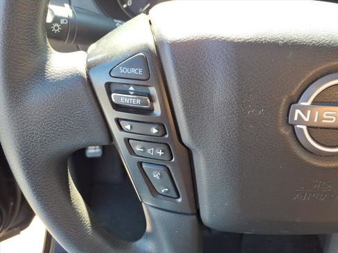 Used 2023 Nissan Frontier SV image 29